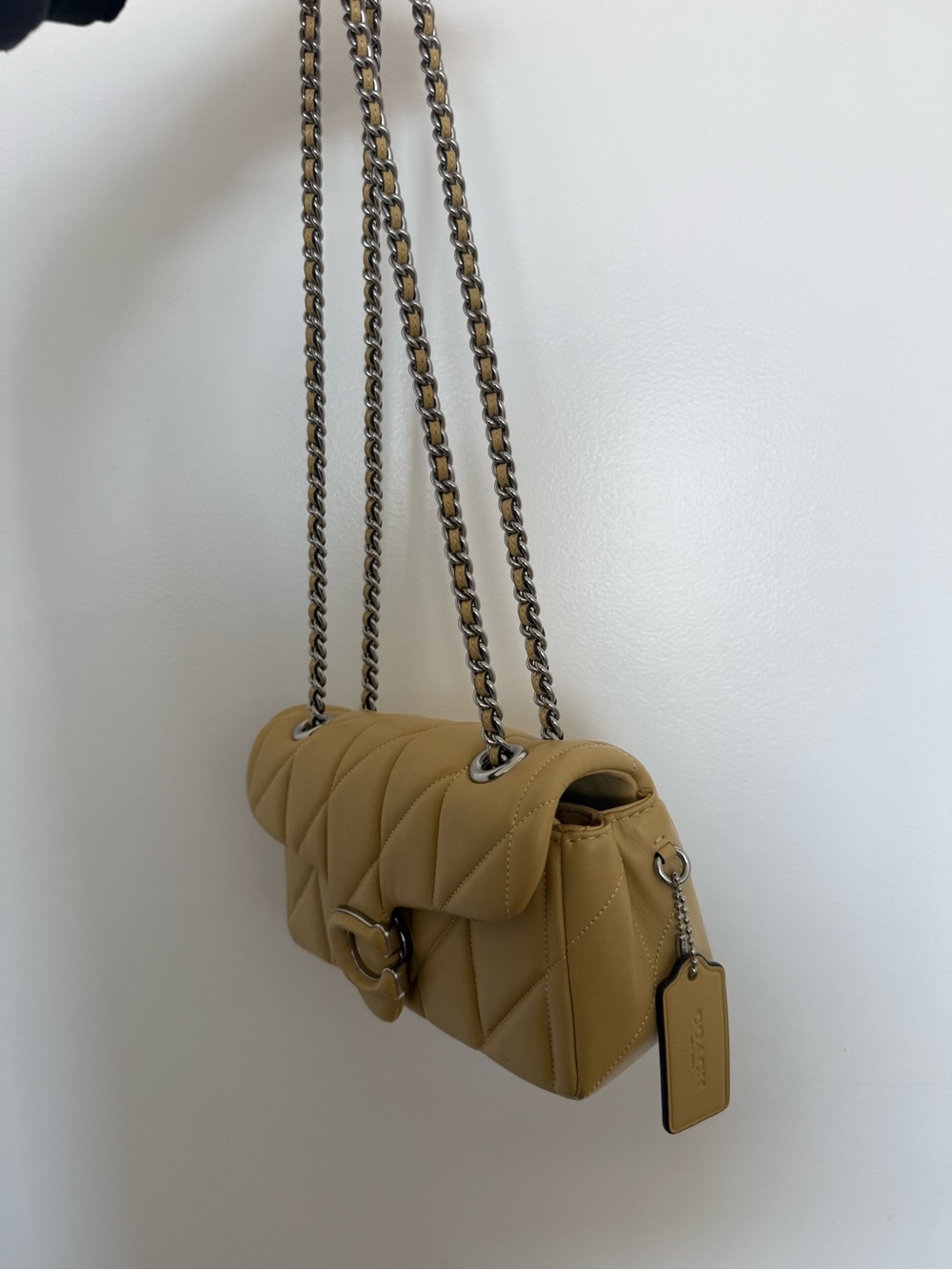 Coach Yellow Tabby bag - Picture 4 of 7